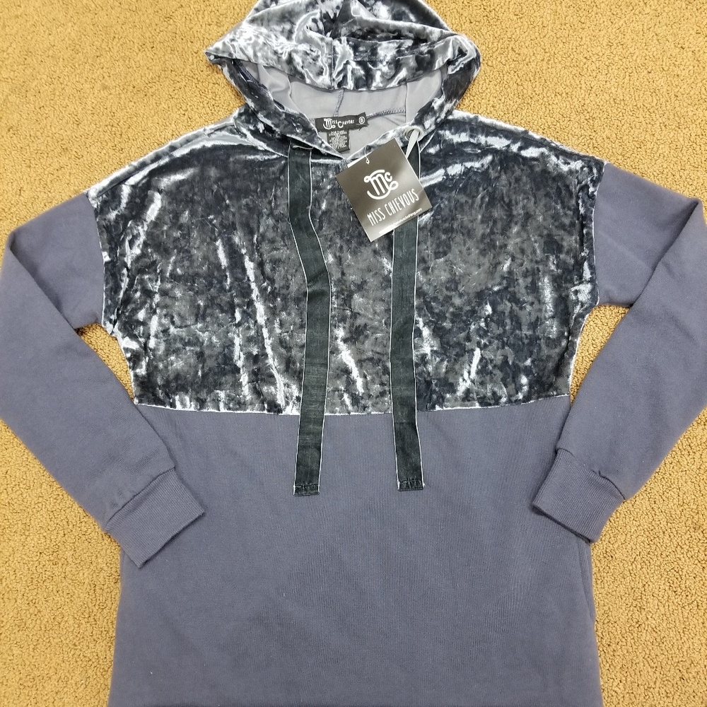 NWT LADIES SZ SM GRAY SLIP OVER HOODED SWEATSHIRT